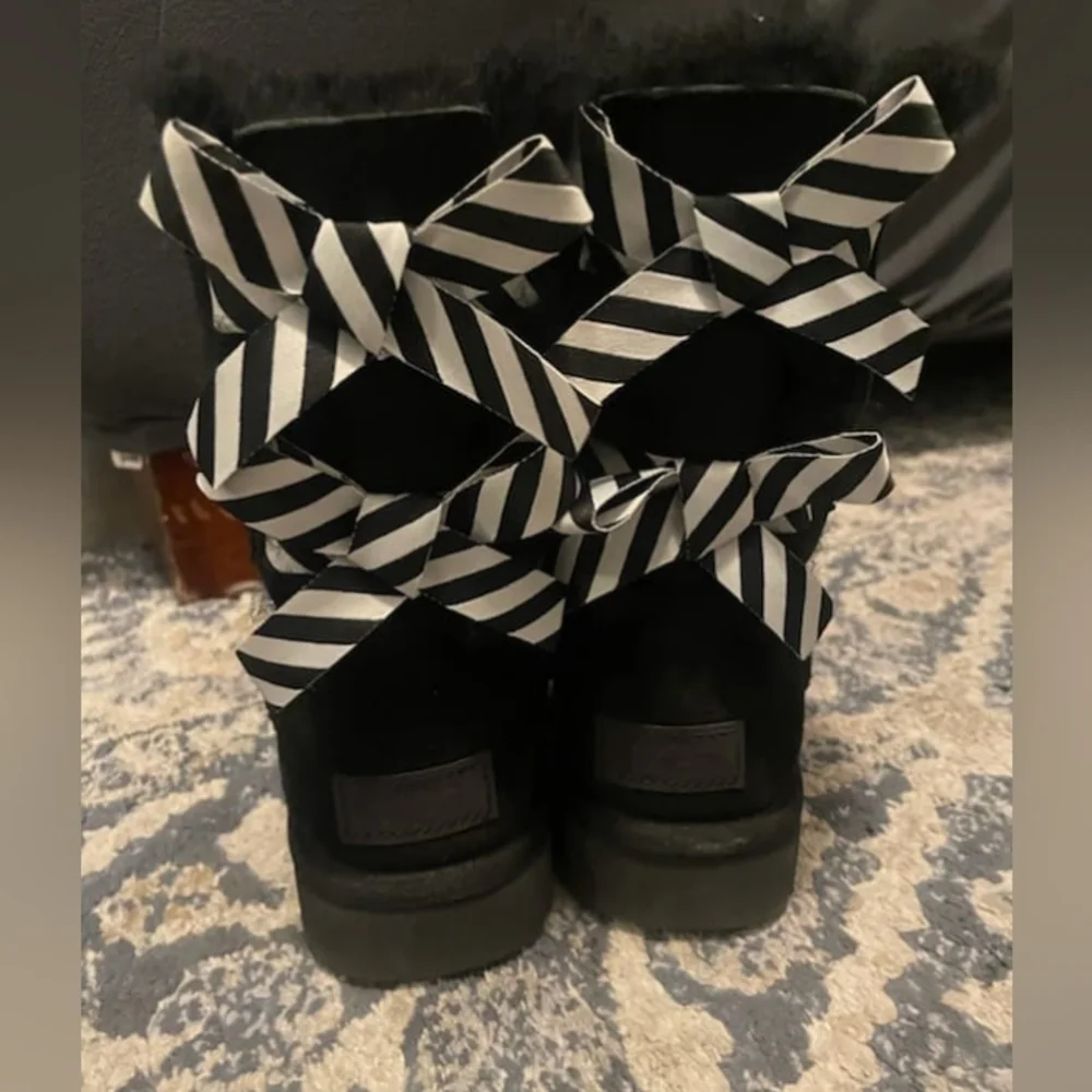 Black Ugg Boots - Picture 1 of 12